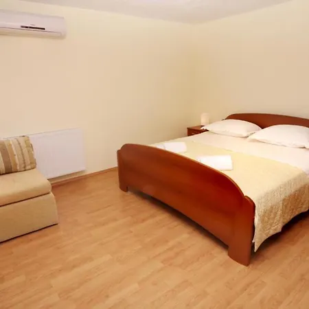 One-bedroom With Terrace And Sea View A1 Trogir