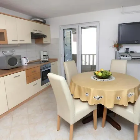 One-bedroom With Terrace And Sea View A1 *