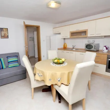 Lägenhet One-bedroom With Terrace And Sea View A1