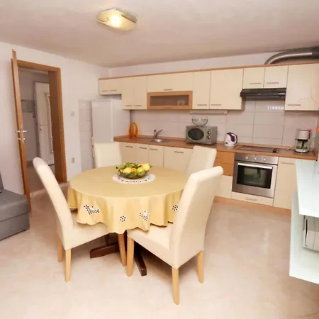One-bedroom With Terrace And Sea View A1 * Трогир