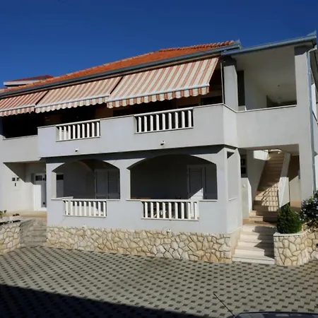 One-bedroom With Terrace And Sea View A1 Апартаменты Трогир