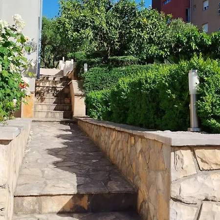 One-bedroom With Terrace And Sea View A1 * トロギール